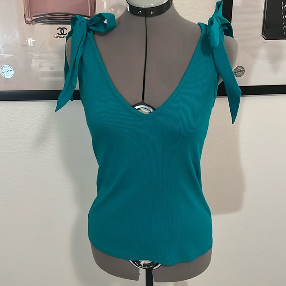 Maeve Bow Bow Tie Tank - Picture 1 of 8